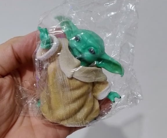 Baby Yoda Star Wars 8cm - Imagem 4